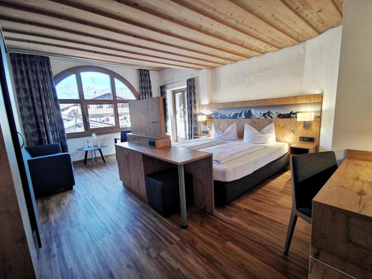 Gasthof & Hotel Zur Post Wallgau Eksteriør bilde